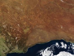 800px-Australia.A2002231.0145.250m_NASA_Nullarbor